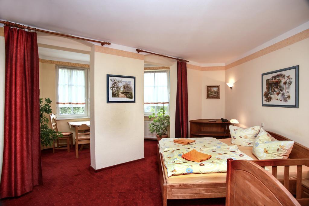 Haus Belger Hotel Grossziethen Bagian luar foto